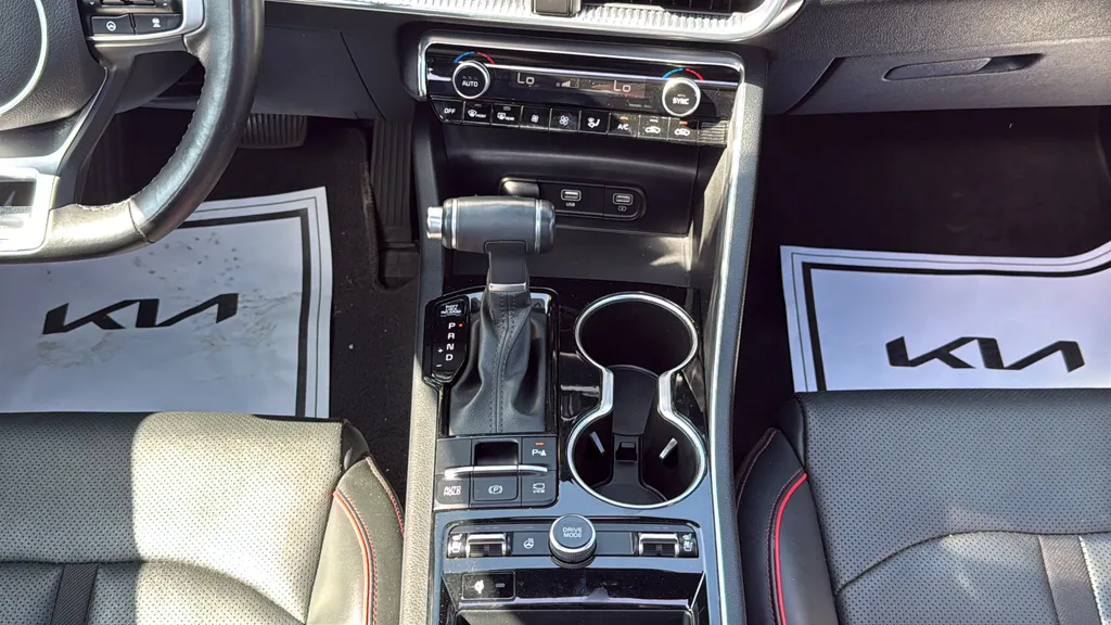 2024 Kia K5 GT - Photo 40