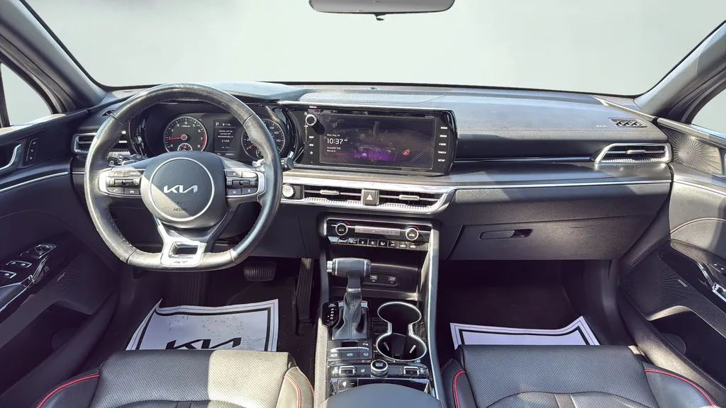 2024 Kia K5 GT - Photo 17