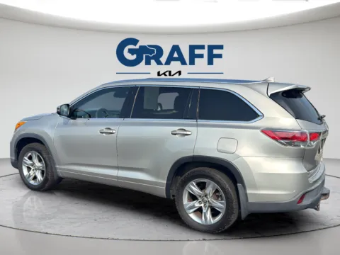 More photos of 2016 Toyota Highlander Limited Platinum V6 at Graff Kia of Chesterton, IN