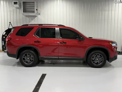Photos of 2025 Honda Pilot TrailSport for sale in Tea, SD at Car Swap