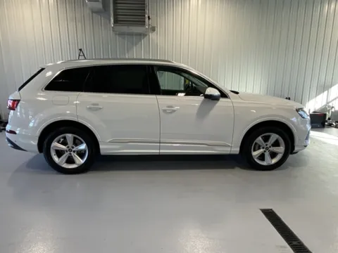 Photos of 2024 Audi Q7 45 Premium Plus for sale in Tea, SD at Car Swap