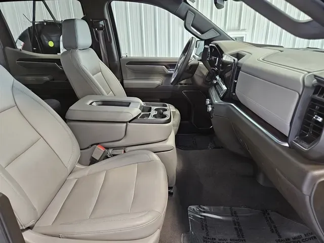 2024 GMC Sierra 1500 SLT - Photo 14