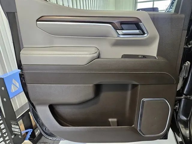 2024 GMC Sierra 1500 SLT - Photo 19