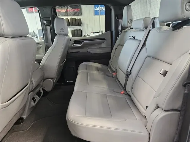 2024 GMC Sierra 1500 SLT - Photo 20