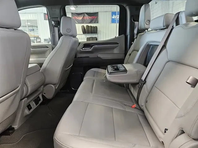 2024 GMC Sierra 1500 SLT - Photo 21