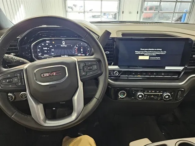 2024 GMC Sierra 1500 SLT - Photo 24