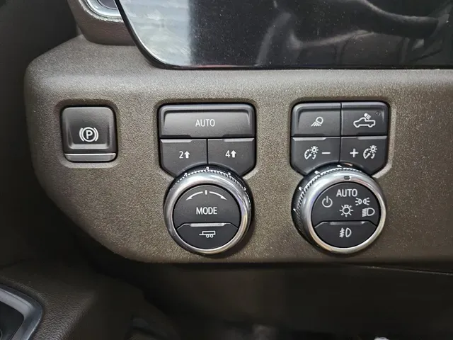 2024 GMC Sierra 1500 SLT - Photo 27