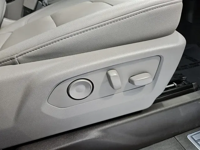 2024 GMC Sierra 1500 SLT - Photo 36