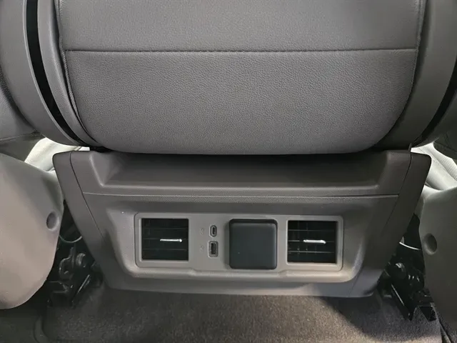 2024 GMC Sierra 1500 SLT - Photo 37