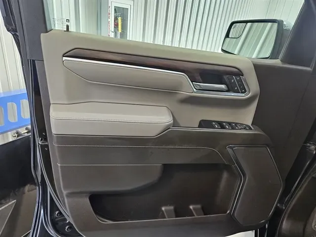 2024 GMC Sierra 1500 SLT - Photo 8