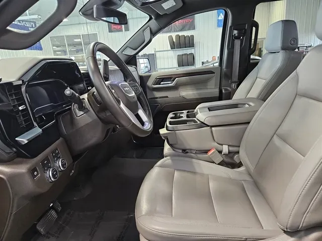 2024 GMC Sierra 1500 SLT - Photo 10
