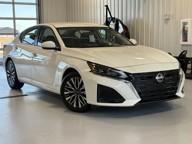 White 2023 Nissan Altima 2.5 SV for sale in Tea, SD