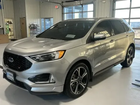 More photos of 2022 Ford Edge ST at CarSwap, SD