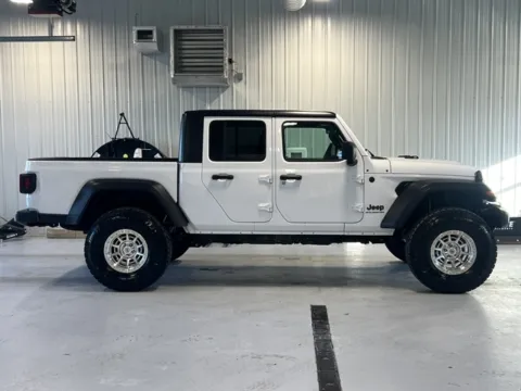 Photos of 2025 Jeep Gladiator Sport S for sale in Tea, SD at Car Swap
