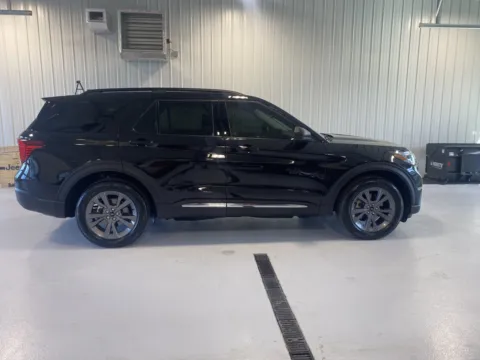 Photos of 2025 Ford Explorer Active for sale in Tea, SD at Car Swap