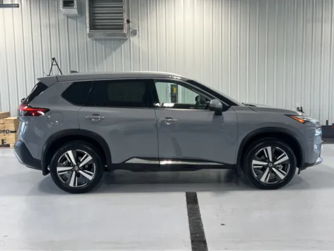 Photos of 2021 Nissan Rogue Platinum for sale in Tea, SD at Car Swap