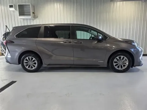 Photos of 2021 Toyota Sienna LE for sale in Tea, SD at Car Swap