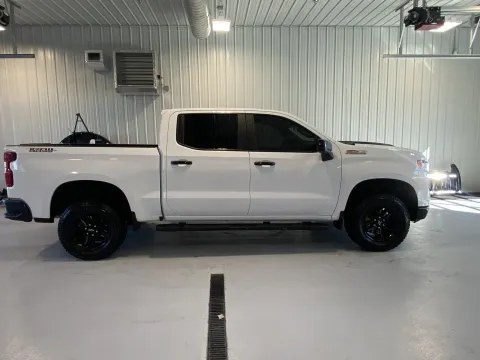 Photos of 2023 Chevrolet Silverado 1500 LT Trail Boss for sale in Tea, SD at CarSwap