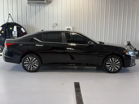 Photos of 2025 Nissan Altima 2.5 SV for sale in Tea, SD at CarSwap