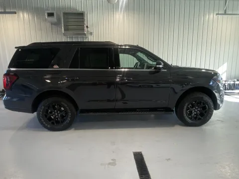 Photos of 2024 Ford Expedition Timberline for sale in Tea, SD at CarSwap