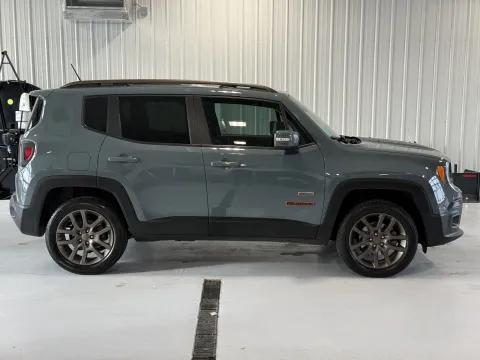 Photos of 2016 Jeep Renegade Latitude for sale in Tea, SD at CarSwap