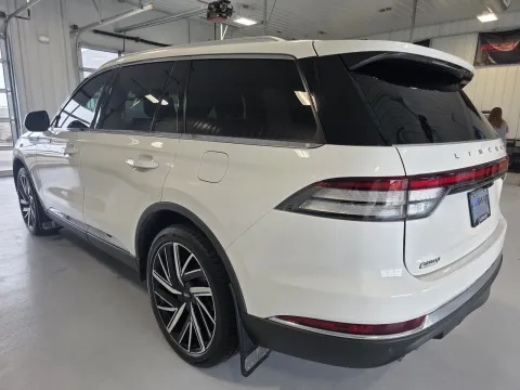 More photos of 2025 Lincoln Aviator Reserve at CarSwap, SD