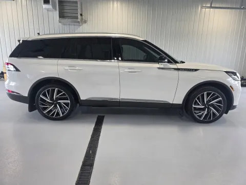 Photos of 2025 Lincoln Aviator Reserve for sale in Tea, SD at CarSwap