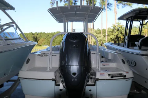 More photos of 2026 Robalo R202 Explorer at Longshore Boats Charleston, SC