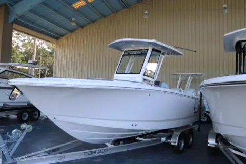 More photos of 2026 Robalo R250 Center Console at Longshore Boats Bluffton, SC