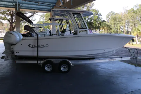 Photos of 2026 Robalo R250 Center Console for sale in Bluffton, SC at Longshore Boats Bluffton