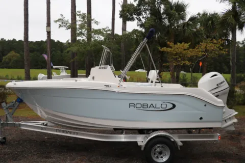 Photos of 2026 Robalo R180 Center Console for sale in Bluffton, SC at Longshore Boats Bluffton