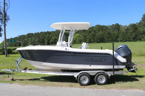 More photos of 2026 Robalo R222 Explorer at Longshore Boats Bluffton, SC