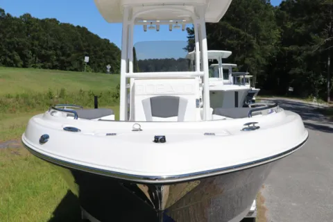 Another view of 2026 Robalo R222 Explorer for sale in Bluffton, SC at Longshore Boats Bluffton
