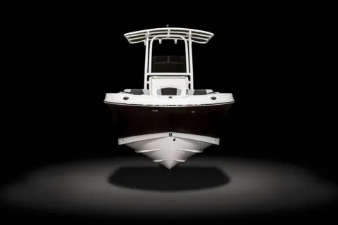 More photos of 2026 Robalo R200 Center Console at Longshore Boats Bluffton, SC