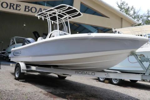 Photos of 2025 Robalo 206 Cayman for sale in Bluffton, SC at Longshore Boats Bluffton