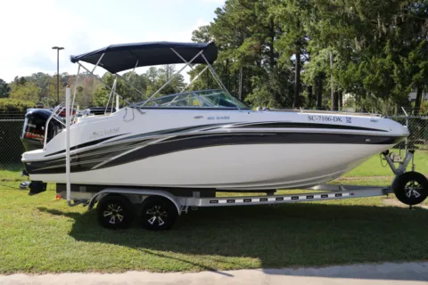 2019 Hurricane SunDeck 2486 OB for sale in Bluffton, SC