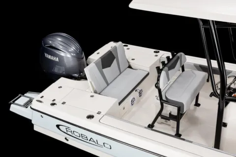 More photos of 2026 Robalo 226 Cayman at Longshore Boats Bluffton, SC