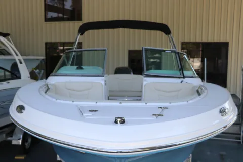 Another view of 2026 Robalo R207 Dual Console for sale in Bluffton, SC at Longshore Boats Bluffton