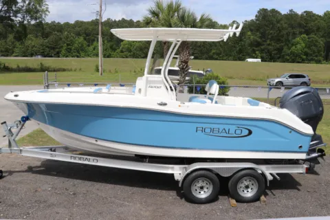 Photos of 2026 Robalo R202 Explorer for sale in Bluffton, SC at Longshore Boats Bluffton