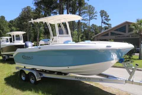 Photos of 2026 Robalo R202 Explorer for sale in Bluffton, SC at Longshore Boats Bluffton