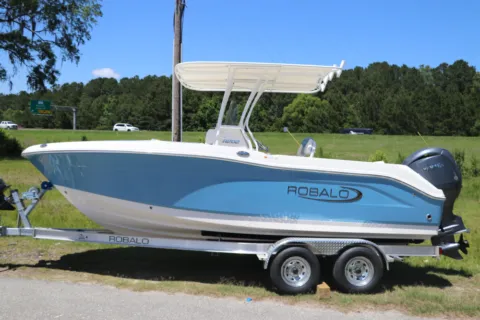 More photos of 2026 Robalo R202 Explorer at Longshore Boats Bluffton, SC
