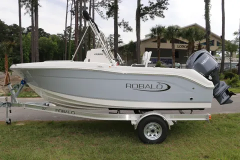 More photos of 2026 Robalo R180 Center Console at Longshore Boats Bluffton, SC