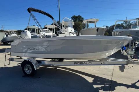 More photos of 2026 Robalo R160 Center Console at Longshore Boats Bluffton, SC