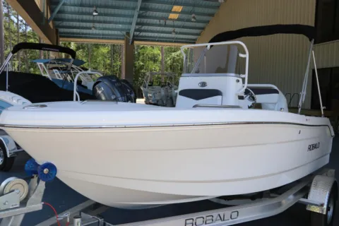 More photos of 2026 Robalo R160 Center Console at Longshore Boats Bluffton, SC