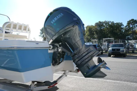 Another view of 2026 Robalo 206 Cayman for sale in Bluffton, SC at Longshore Boats Bluffton