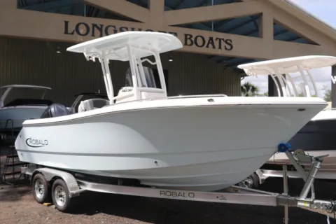 Photos of 2026 Robalo R232 Explorer for sale in Bluffton, SC at Longshore Boats Bluffton