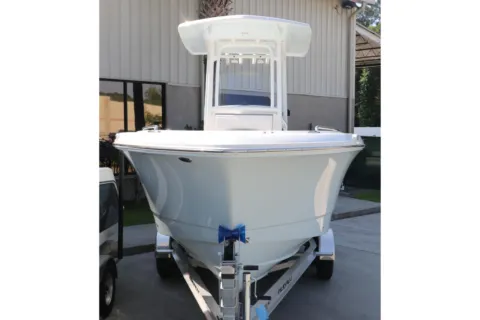 Another view of 2026 Robalo R232 Explorer for sale in Bluffton, SC at Longshore Boats Bluffton