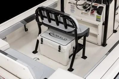 More photos of 2027 Robalo 226 Cayman at Longshore Boats Bluffton, SC