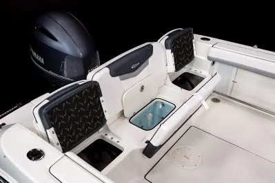 More photos of 2027 Robalo R207 Dual Console at Longshore Boats Bluffton, SC