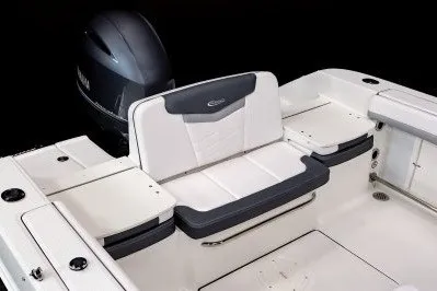 More photos of 2027 Robalo R207 Dual Console at Longshore Boats Bluffton, SC